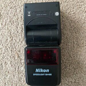 Nikon SB600 Flash - Battery Needed